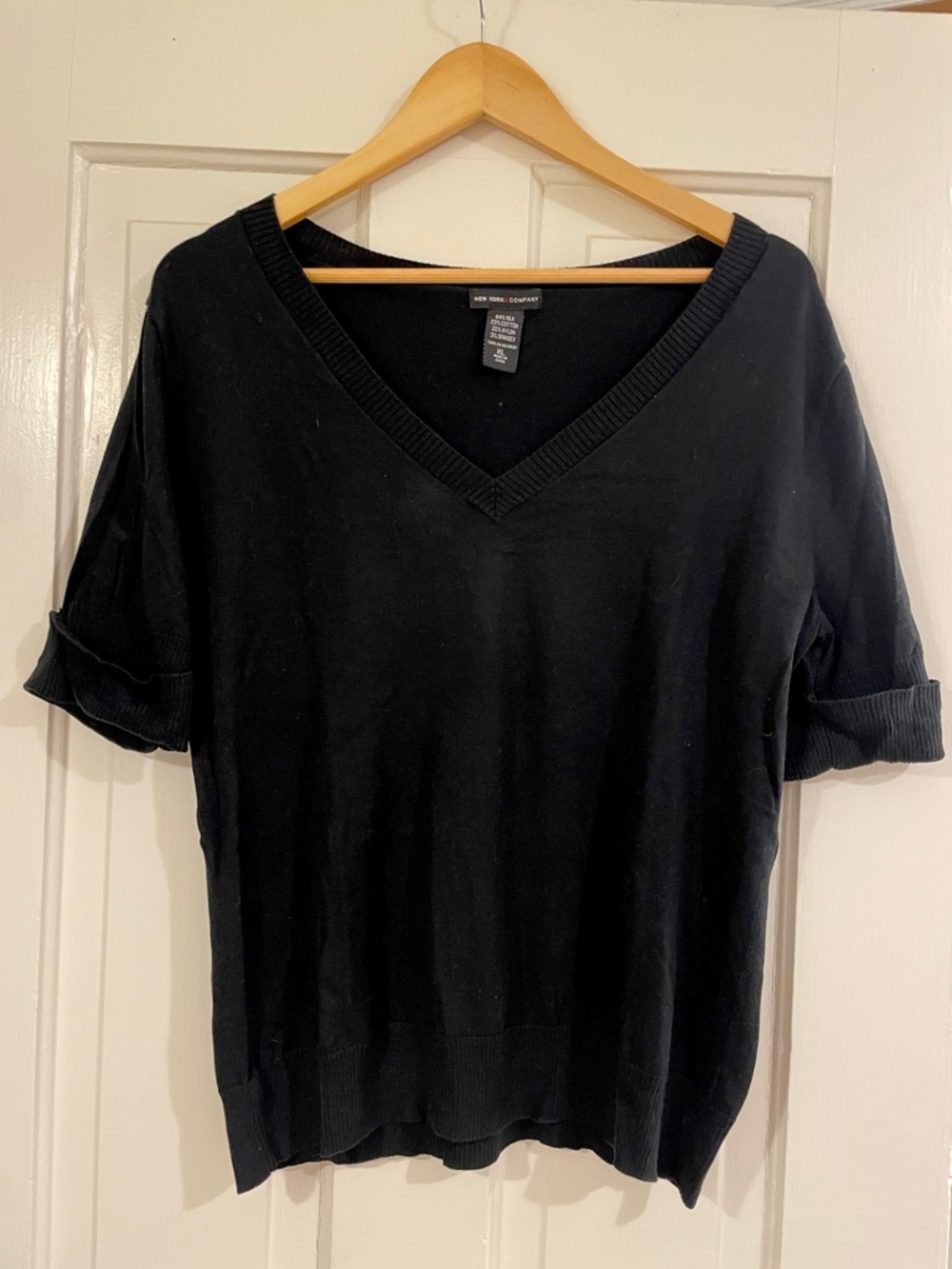 Vintage New York & Company Silk Blend Black V-Neck Short Sleeve Knit Top